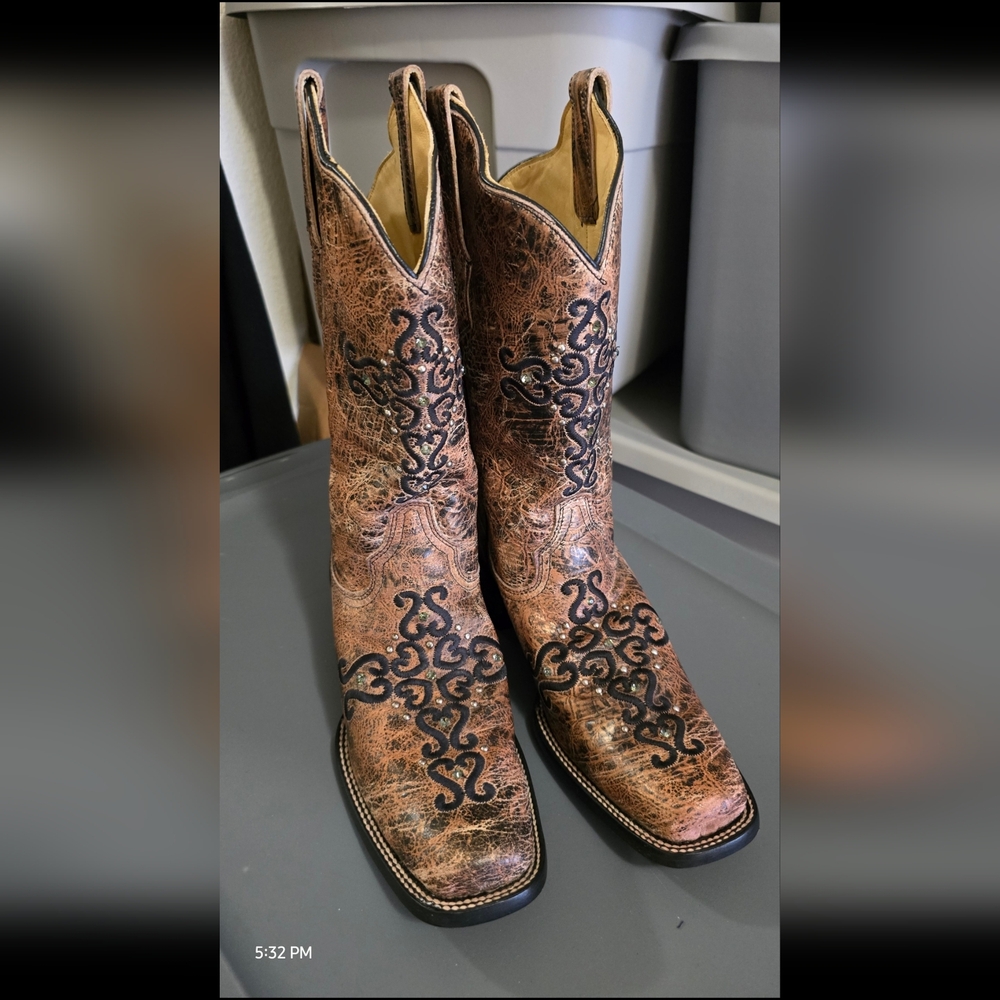 Corral Brown and Black Heeled Boots - Picture 3 of 8